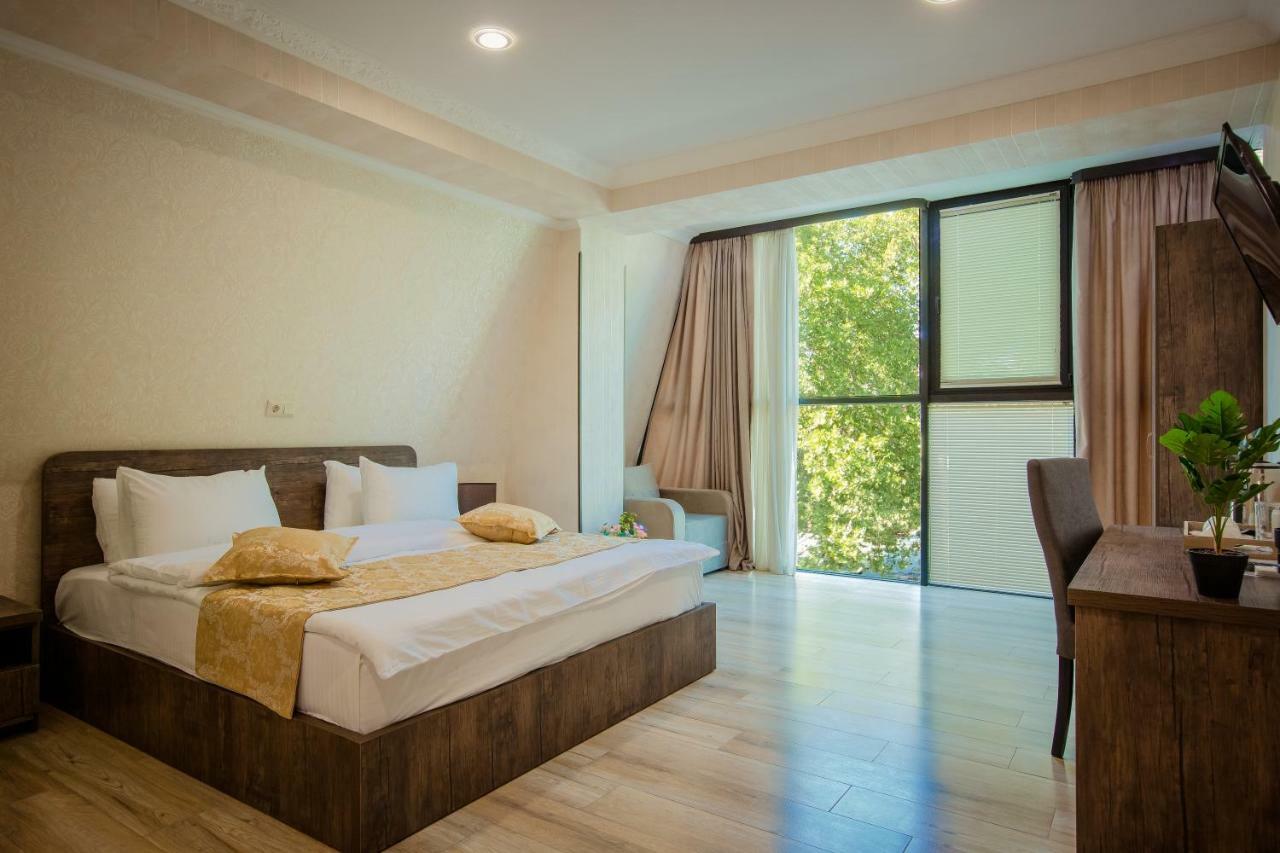 Hotel Comfort Tbilisi Buitenkant foto