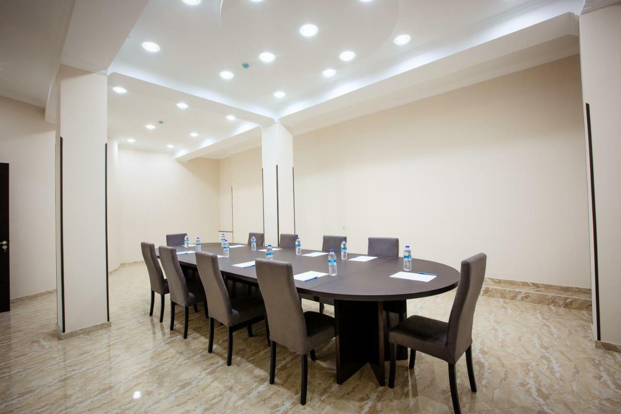 Hotel Comfort Tbilisi Buitenkant foto